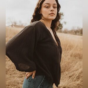 Esby Mia Top - Washed Black